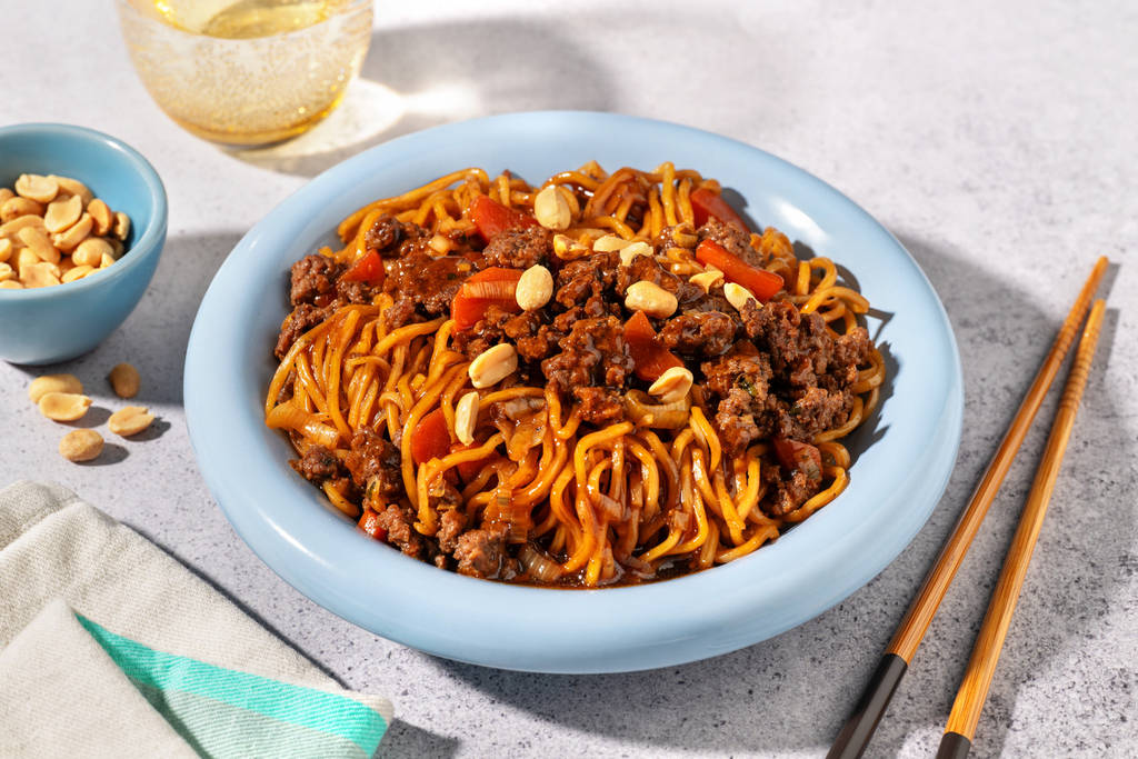 Wok de nouilles bœuf haché & légumes sautés